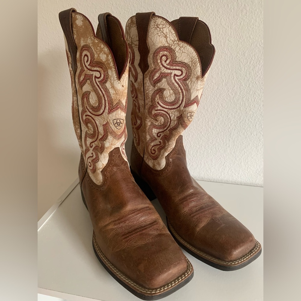 Women’s Ariat Square Toed Boots